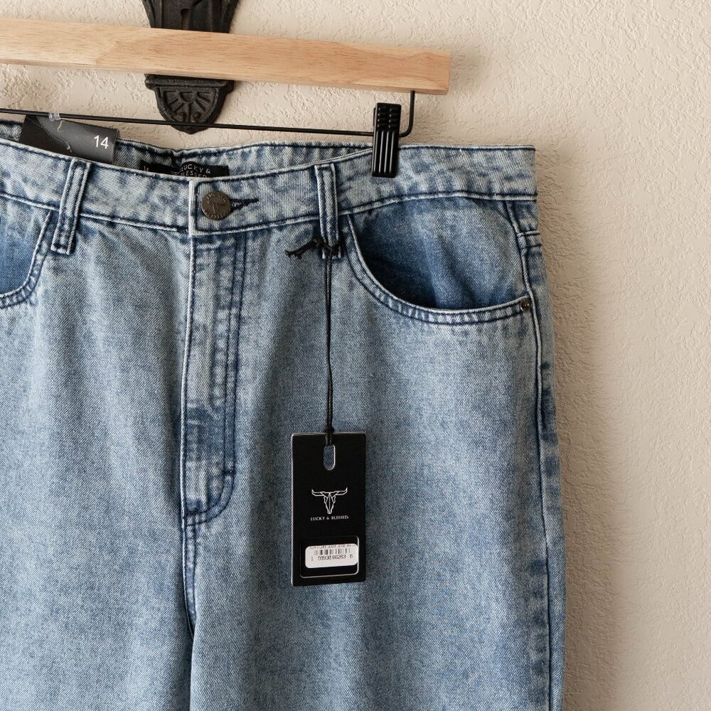 NWT Lucky & Blessed Jeans Sz 14 Light Wash Straight Leg Denim Embroidered - Picture 3 of 8